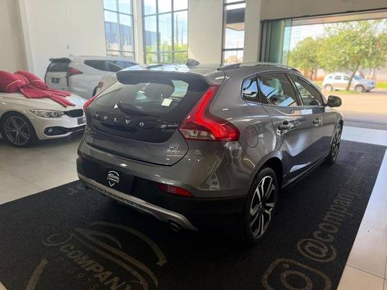 VOLVO V40 2.0 T4 CROSS COUNTRY GASOLINA 4P AUTOMÁTICO